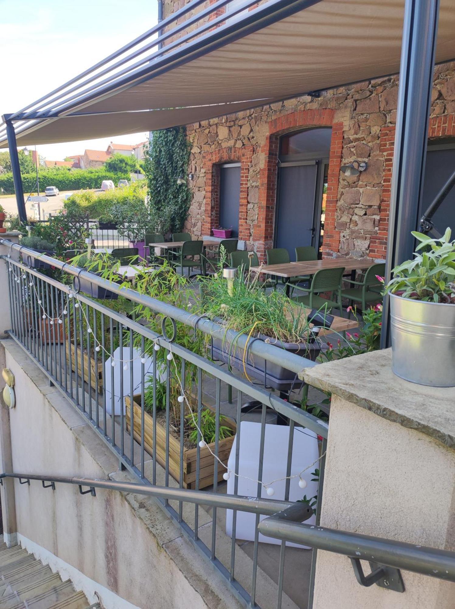 Bed and Breakfast Les Pierres Folles Rozier-en-Donzy Exterior foto